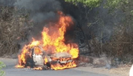 wai pachgani pasarani ghat car burnt