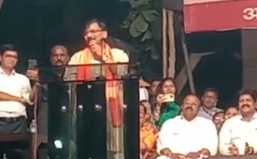 तुम्ही आमच्यात फूट पाडू नका, तुम्ही आम्हाला इतिहास सांगू नका, तुमचा इतिहास सुधारा, असंही ते म्हणाले.