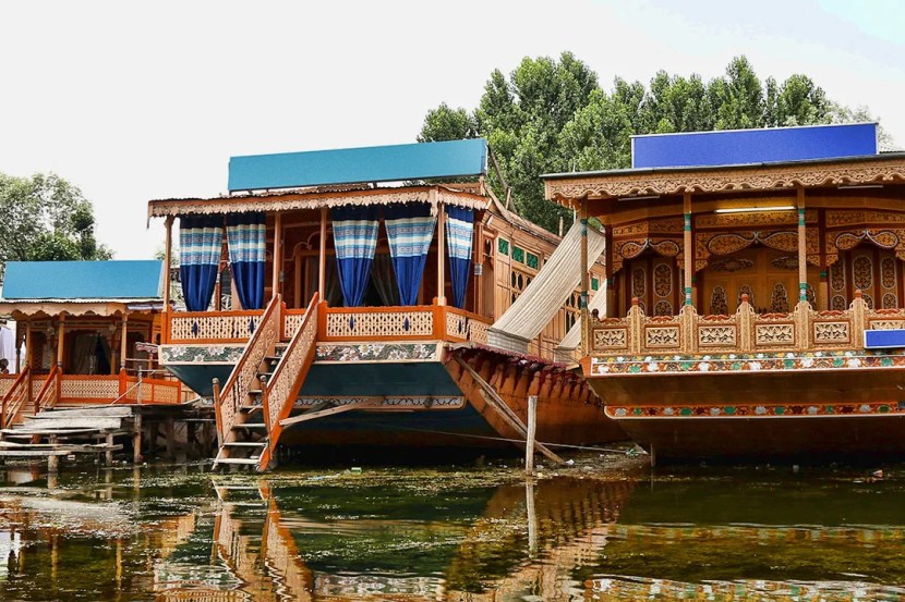 यानंतर, श्रीनगरमध्ये तुम्हाला सोनमर्ग येथे राहण्याची आणि तेथे हाऊसबोटमध्ये एक रात्र राहण्याची सुविधा मिळेल.