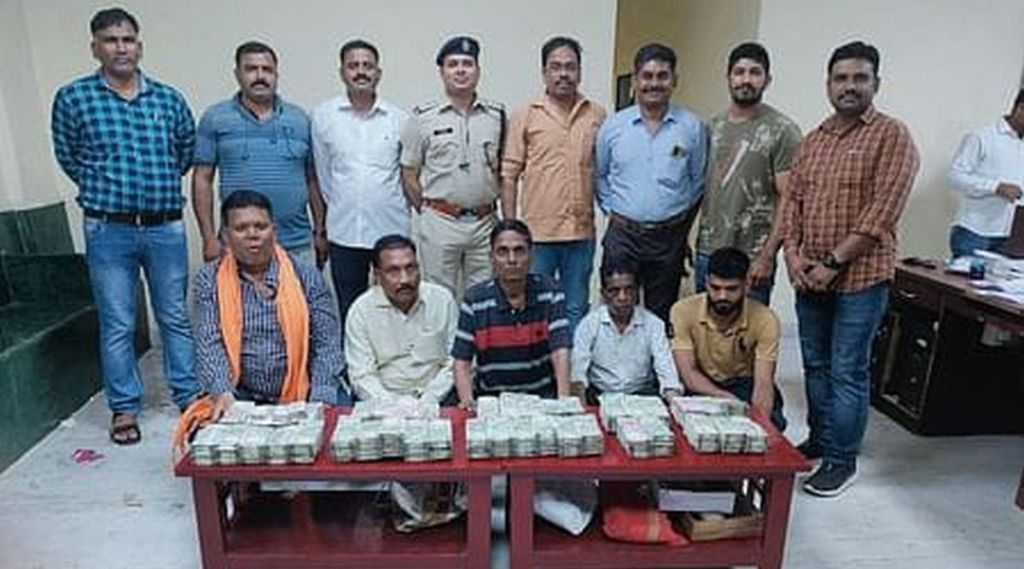 Kalyan Railway Police seized gold biscuits and one crore cash