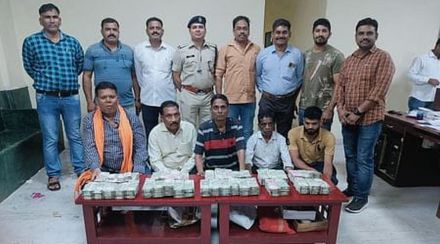 Kalyan Railway Police seized gold biscuits and one crore cash