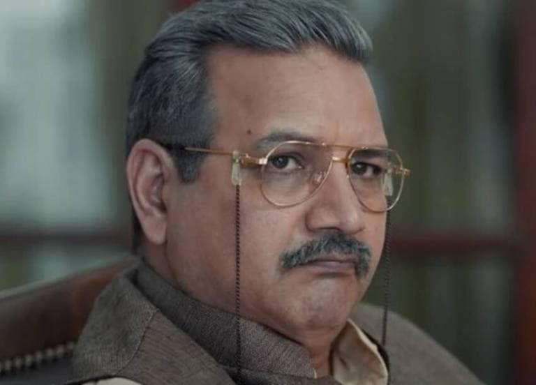 कुमुद मिश्रा आज अनेक चित्रपटांमध्ये दिसत आहे आणि २०११ मध्ये आलेल्या रणबीर कपूर स्टारर चित्रपट रॉकस्टारमधून त्याला ओळख मिळाली. तेव्हा ते सुमारे ४१ वर्षांचा होते. मात्र, कुमुद यांनी १९९६ पासूनच कामाला सुरुवात केली.