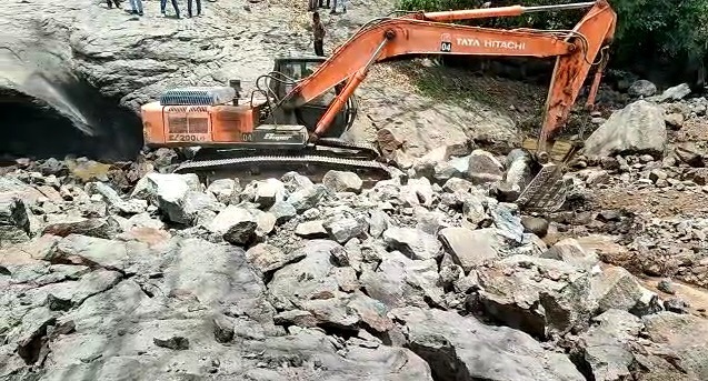 kundi waterfall near slaman khan farm house in panvel closed forever by police and local authority