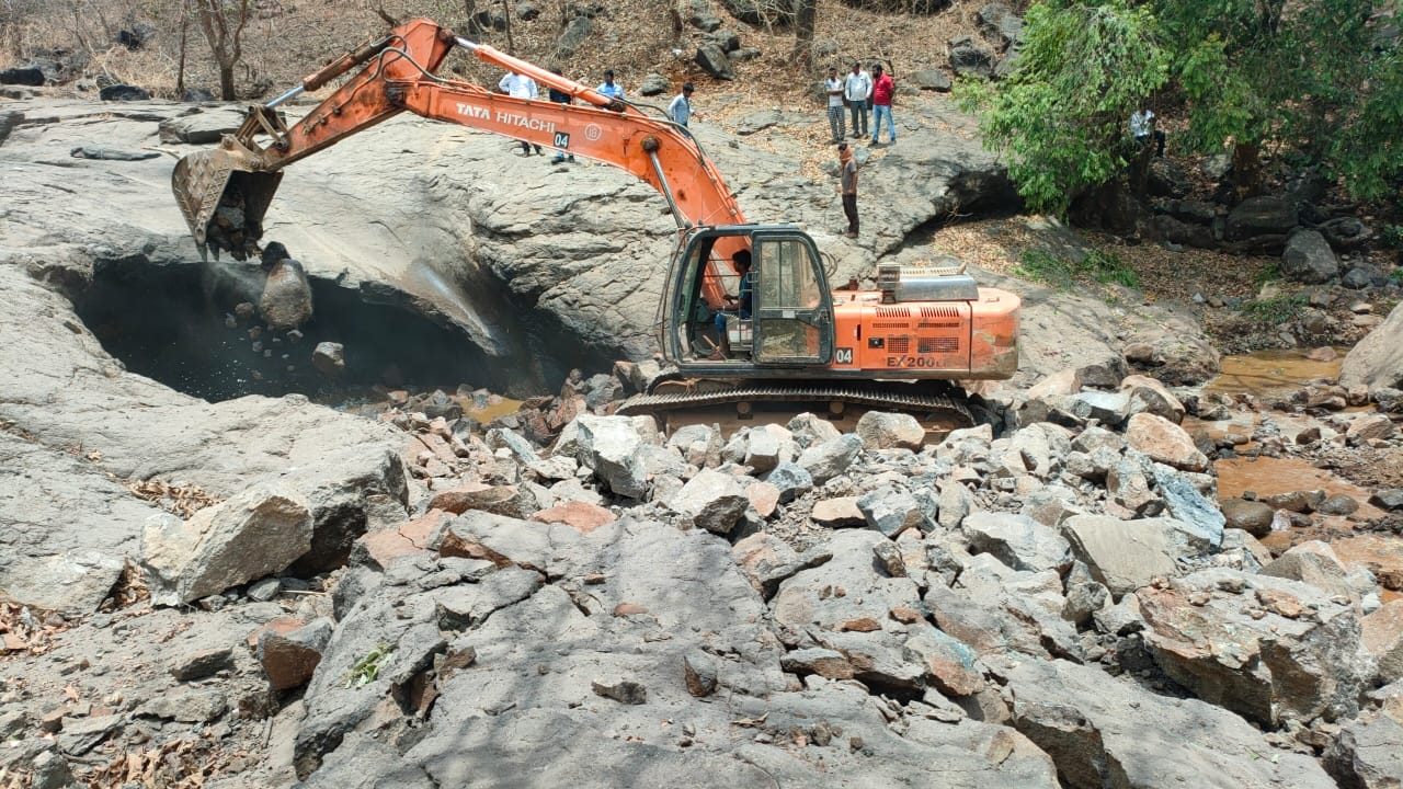 kundi waterfall near slaman khan farm house in panvel closed forever by police and local authority
