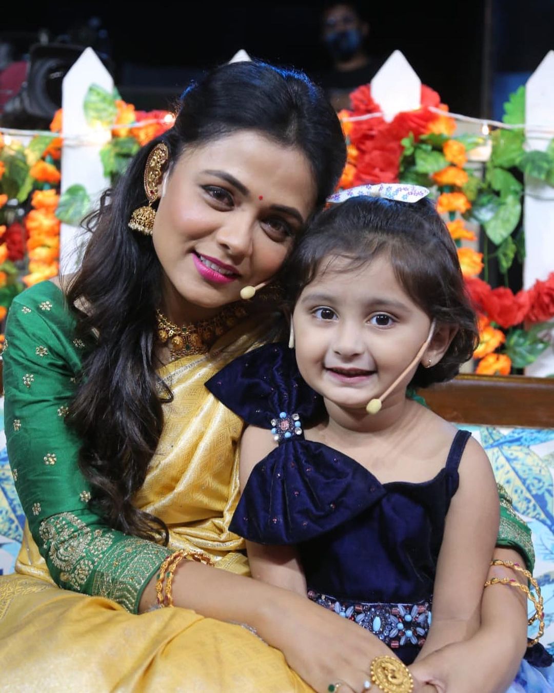 Mazhi Tuzhi Reshimgath Engagement