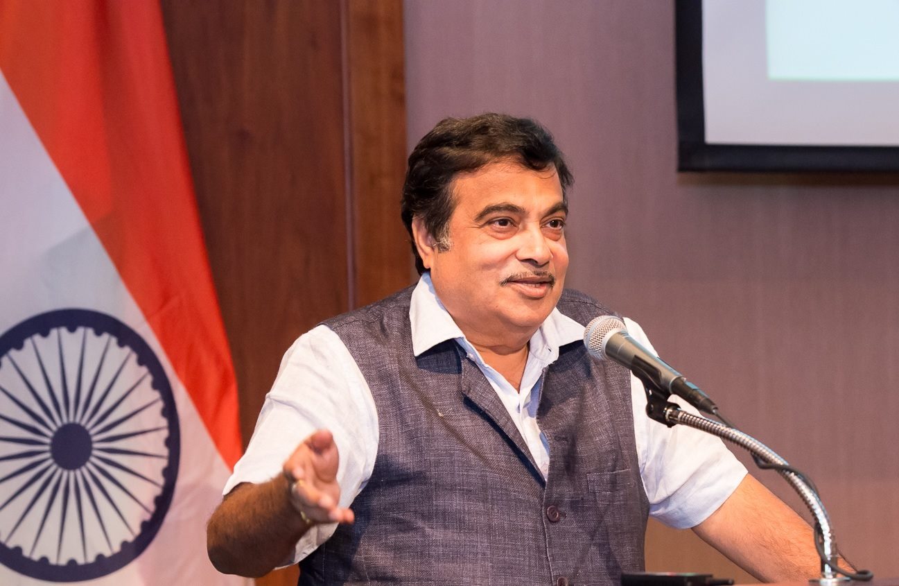Nitin Gadkari Amitabh Bachchan