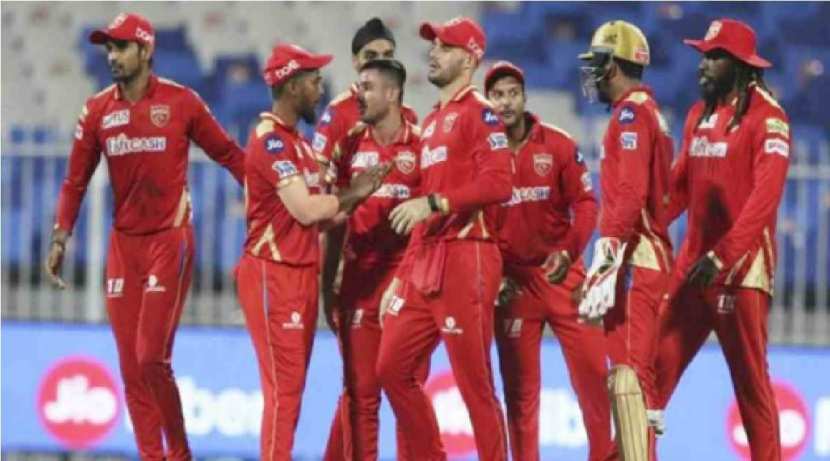 प्लेऑफपर्यंत पोहोचण्यासाठी पंजाब किंग्ज संघाला त्याचे उर्वरित तिन्ही सामने जिंकावे लागतील. तिन्ही सामने जिंकून १६ गुणांवर हा संघ प्लेऑफच्या शर्यतीत कायम राहू शकतो. मात्र हे समीकरण सत्यात उतरणार का हे पाहावे लागणार आहे.