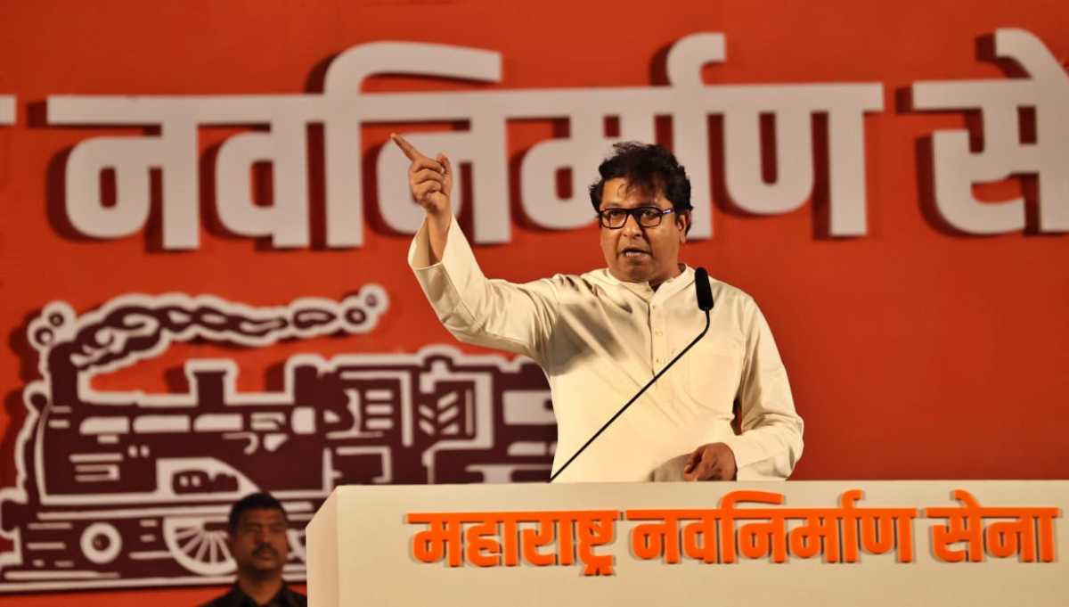 १. अल्लाउद्दीन खिलजीने १ लाख लोकं येतो म्हणून सांगितलं आणि प्रत्यक्षात काही हजार लोकच आले. ही महाराष्ट्रातील पहिली फेक न्यूज - राज ठाकरे (छायाचित्र सौजन्य : अमित चक्रवर्ती)