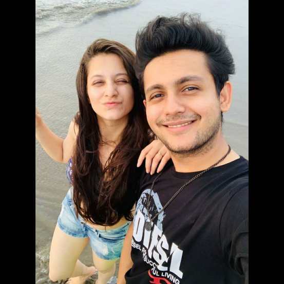 आता मराठीमधील हे कपल कधी लग्न करणार? याकडे सगळ्यांचं लक्ष लागून राहिलं आहे. (फोटो - इन्स्टाग्राम)
