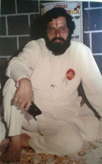 सर्वात पाहिला मोठा दहिहंडी उत्सवही दिघेंनीच टेंभी नाक्यावर सुरु केला. (Photo Credit : Anand Dighe Saheb Facebook Page)
