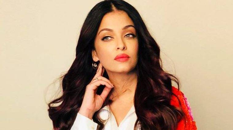 bollywood celebrities haveing blue eyes (1)