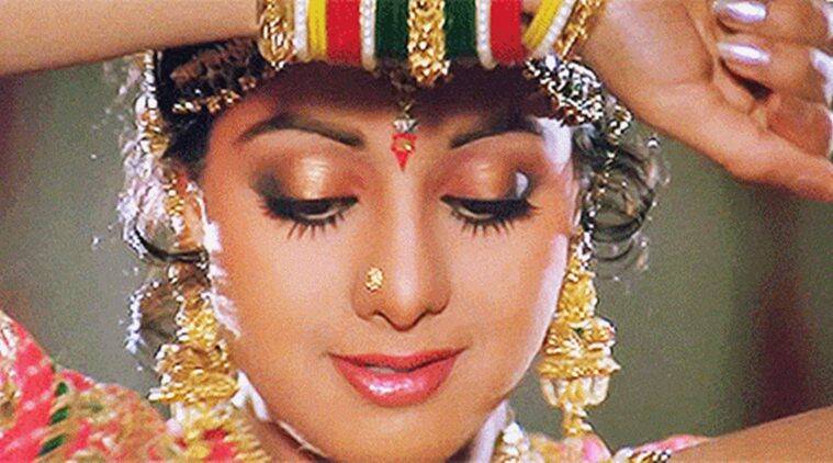 bollywood celebrities haveing blue eyes (17)