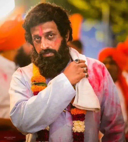 यानंतर पहिल्याच आठवड्यात 'धर्मवीर' चित्रपटाने १३.८७ कोटींची कमाई केली आहे.