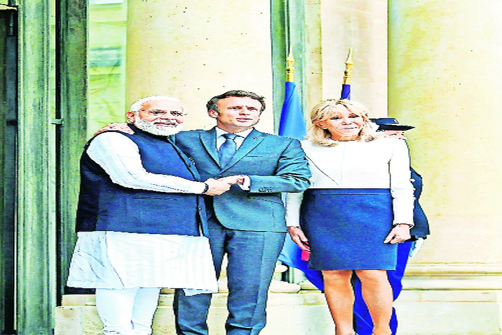 धोरणात्मक द्विपक्षीय संबंधांचा अधिक विस्तार; पंतप्रधान नरेंद्र मोदी, फ्रान्सचे अध्यक्ष मॅक्रॉन यांच्यात चर्चा
