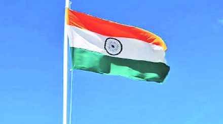 केंद्र सरकारचे झेंडाबंधन..; घरोघरी राष्ट्रध्वज अभियानाच्या आग्रहामुळे अनेक अडचणींची शक्यता