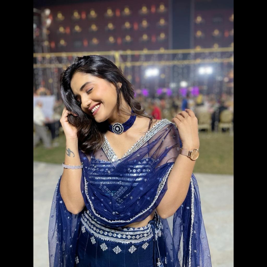 हृताने तिच्या सोशल मीडिया अकाऊंटद्वारे 'अनन्या' आणि 'टाईमपास ३' चित्रपटाचा टीझर शेअर केला आहे.