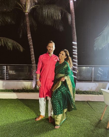 इमारीने तिच्या अधिकृत सोशल मीडिया अकाऊंटवरून देखील या लग्नादरम्यानचे काही फोटो शेअर केले होते. तिच्या या फोटोला अनुष्काने पसंती दर्शवली होती.