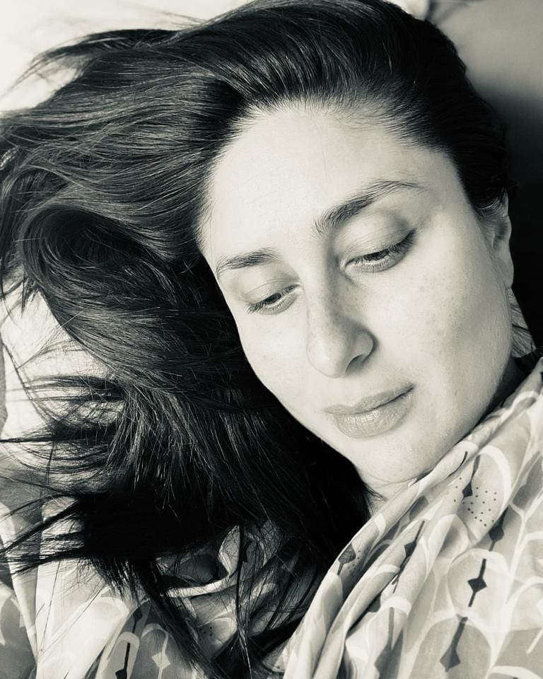 दरम्यान करीना कपूरच्या नावावर अनेक रेकॉर्डची नोंद आहे. त्यात एका वाईट रेकॉर्डचीही नोंद झाली आहे.
