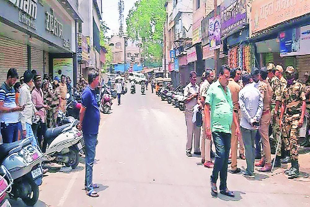 पिंपरी पालिकेने केलेल्या कारवाईवरून काही दिवसांपूर्वीच पिंपरी बाजारपेठेत वादावादी झाली होती. त्यानंतर व्यापाऱ्यांनी दुकाने बंद केली होती.