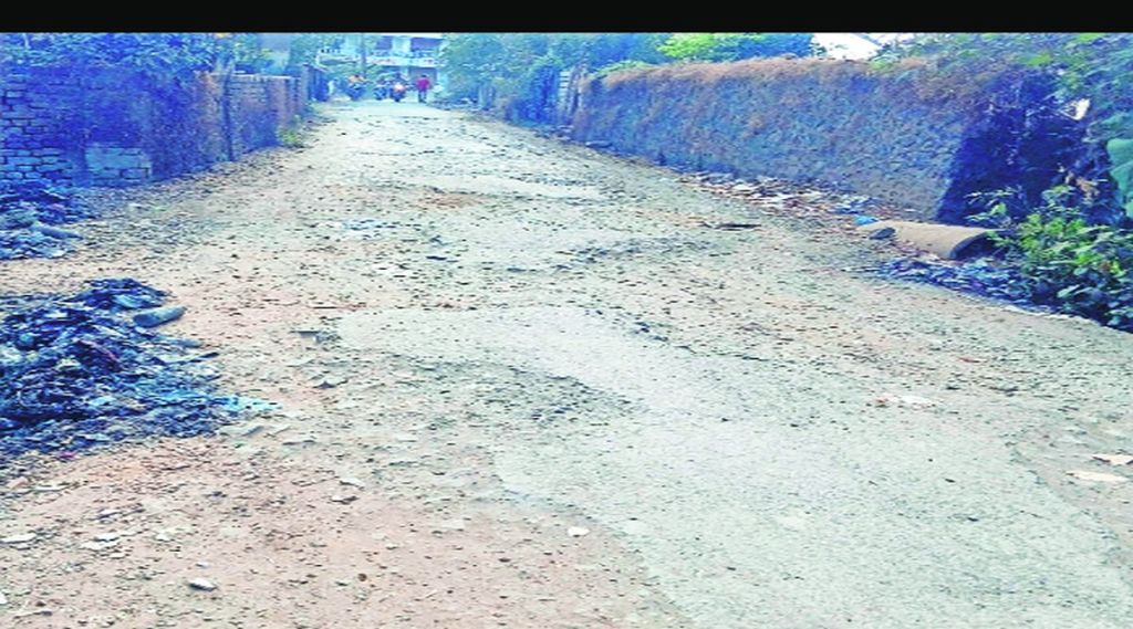 दोन विभागाच्या कात्रीत वाडा शहरातील अंतर्गत रस्ते