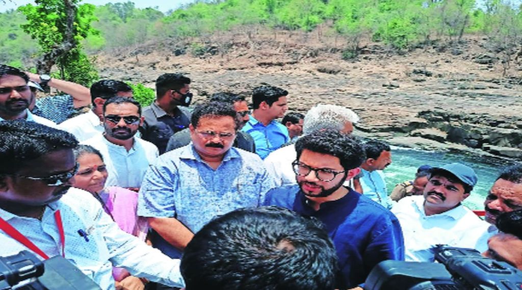 गावे मुख्य रस्त्यांना जोडणार! ;पर्यावरणमंत्री आदित्य ठाकरे यांची घोषणा