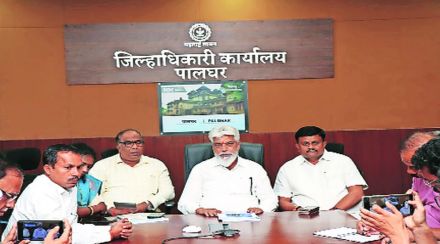 पीक कर्ज, विमाविषयी शेतकऱ्यांच्या पाठीशी ;पालकमंत्री दादा भुसे यांचे आश्वांसन