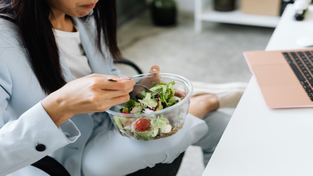 Working women should definitely keep these things in mind Working women should definitely keep these things in mind