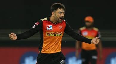 यानंतर सचिनने गोलंदाजांमध्ये आफगाणिस्तानचा स्टार फिरकीपटू रशीद खानला स्थान दिलं आहे.