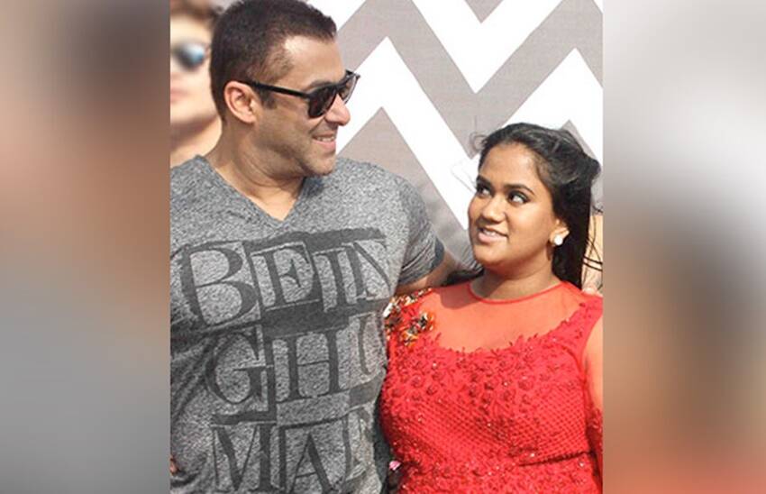 सलमान खानहा बहीण अर्पिता खानपेक्षा २४ वर्षांनी मोठा आहे. (all photo: indian express)