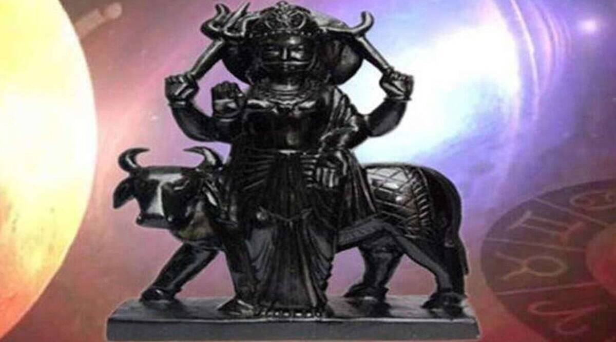 महादेवही शनिच्या रागाला सामोरे जावे लागले होते. त्यामुळे प्रत्येकजण शनिच्या त्रासापासून वाचण्याचा प्रयत्न करतात. शनिची राशी बदलली आहे. या बदलाचा पुढील राशींवर परिणाम होणार आहे.