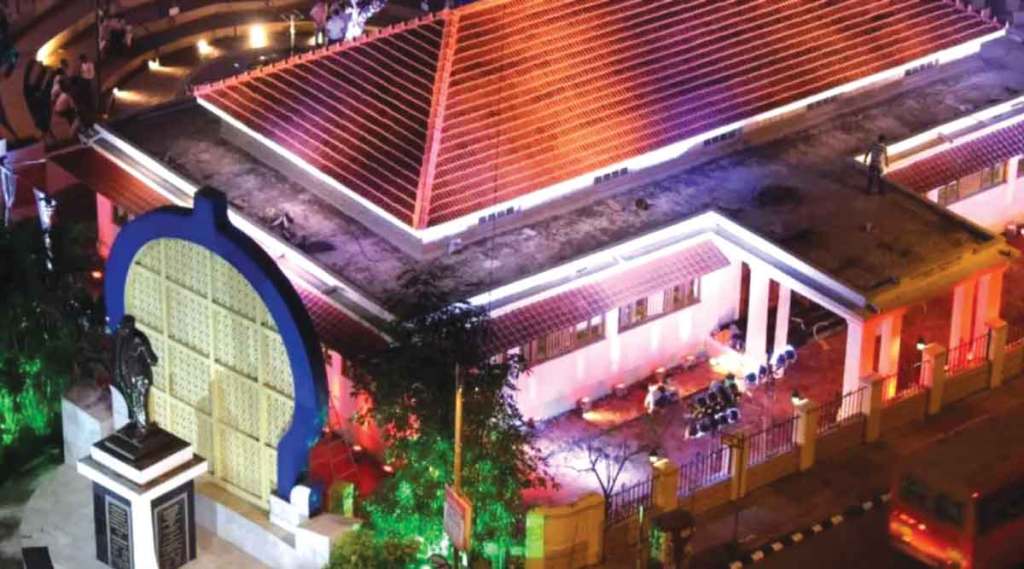 рдард╛рдгреНрдпрд╛рддреАрд▓ рдЯрд╛рдКрди рд╣реЙрд▓рдЪреЗ рдЙрджреНрдШрд╛рдЯрди ; рдРрддрд┐рд╣рд╛рд╕рд┐рдХ рд╡рд╛рд░рд╢рд╛рдЪреА рдЬрдкрдгреВрдХ :┬а рдПрдХрдирд╛рде рд╢рд┐рдВрджреЗ рдард╛рдгреНрдпрд╛рддреАрд▓ рдЯрд╛рдКрди рд╣реЙрд▓рдЪреЗ рдЙрджреНрдШрд╛рдЯрди ; рдРрддрд┐рд╣рд╛рд╕рд┐рдХ рд╡рд╛рд░рд╢рд╛рдЪреА рдЬрдкрдгреВрдХ :┬а рдПрдХрдирд╛рде рд╢рд┐рдВрджреЗ