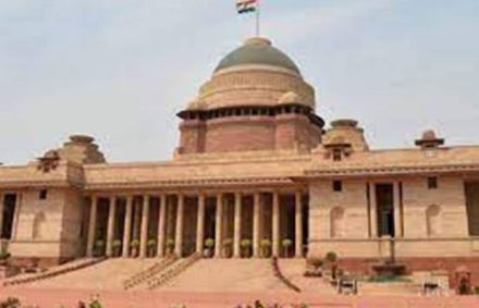 राष्ट्रपती भवनात सापडला ‘ट्रैकिंग उपकरण’ लावलेला गरुड; अधिकाऱ्यांमध्ये खळबळ