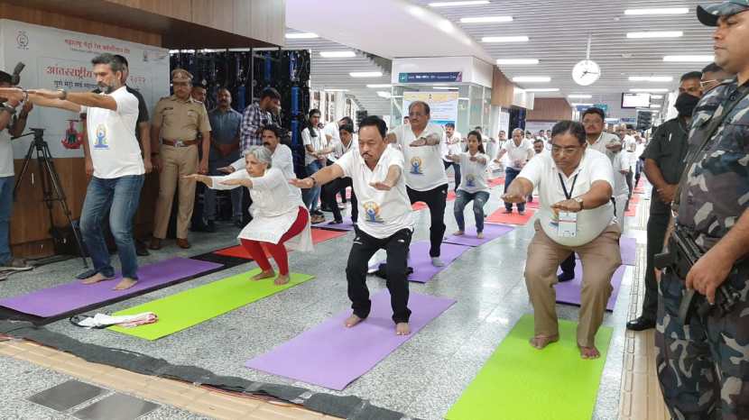 पंतप्रधान मोदी यांच्यासह विविध केंद्रीय मंत्री यांनी योग दिनानिमित्त आयोजित कार्यक्रमात सहभाग घेतला.(पुढील सर्व फोटोंसाठी सौजन्य-प्रतिनिधी कृष्णा पांचाळ)