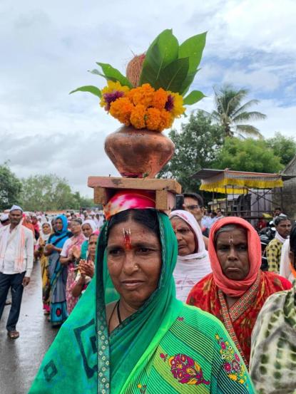 इंद्रायणी काठी वैष्णवांची मांदियाळी पाहायला मिळत आहे.
