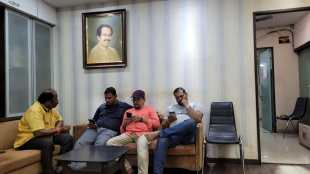 Eknath Shinde and Shrikant Shinde`s photos removed from Shiv Sena Main office in Dombivli