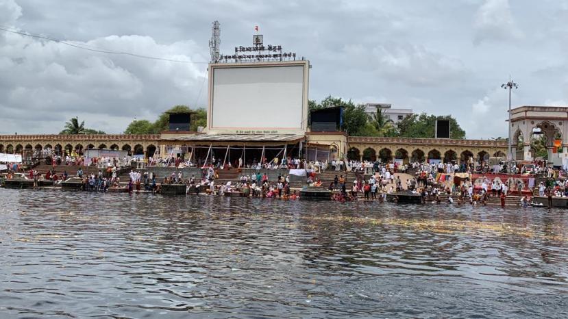 अलंकापुरी आळंदीत संत श्रेष्ठ ज्ञानेश्वर माऊलींचा पालखी सोहळा पार पडत आहे.