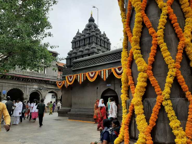 गेली दोन वर्ष करोनामुळे पालखी सोहळा हे मोजक्याच वारकऱ्यांच्या उपस्थित पार पडले होते.