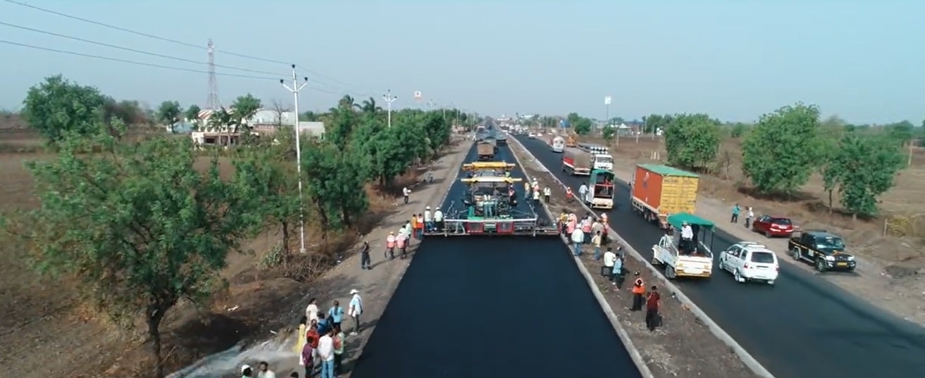 India NHAI Sets Guinness World Record For Laying 75 Km Highway between Amravati to Akola In Just 5 Days