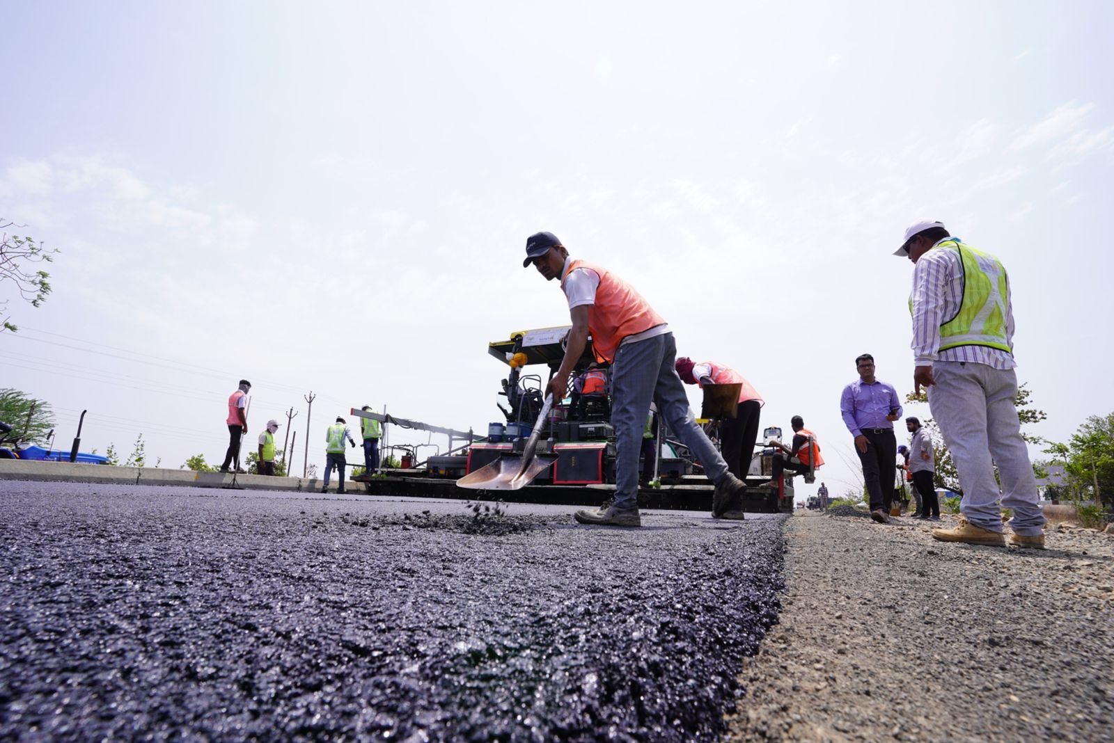 India NHAI Sets Guinness World Record For Laying 75 Km Highway between Amravati to Akola In Just 5 Days