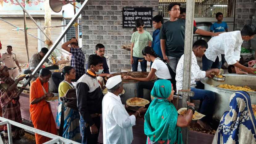 तुकोबरायांच्या देहूतील प्रसाद हा वारकऱ्यांसाठी फार महत्वाचा असतो.
