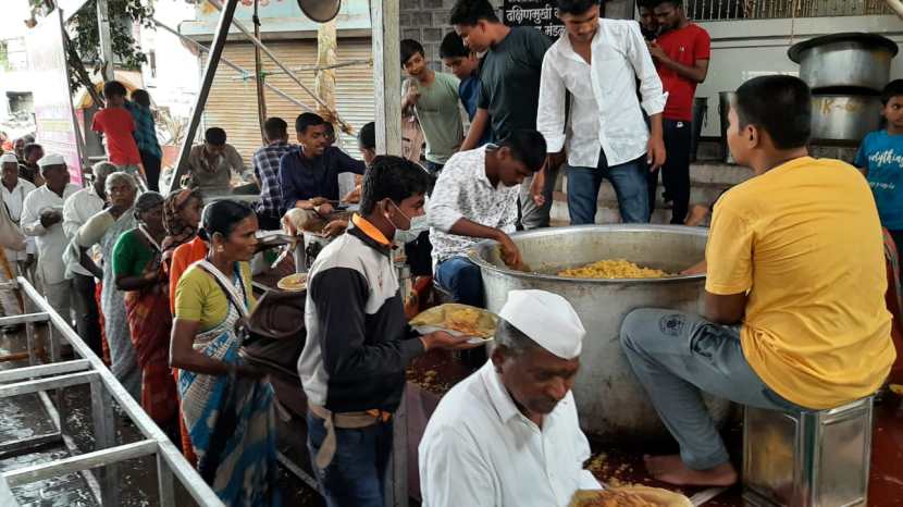 तुकोबरायांच्या देहूतील प्रसाद हा वारकऱ्यांसाठी फार महत्वाचा असतो.