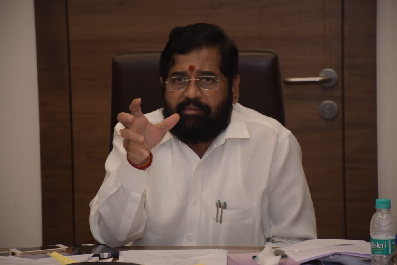 Eknath Shinde And Uddhav Thackeray Phone call important points