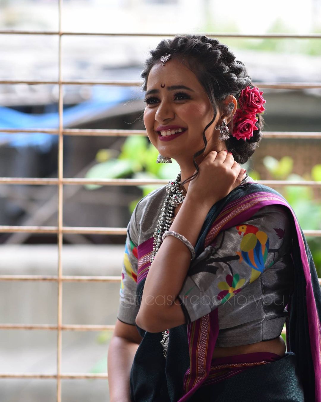 Gauri Kulkarni Aai Kuthe Kay Karte 