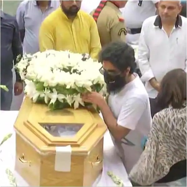 KK funeral Son looks distraught wife breaks down Mamata Banerjee pays last respects as they bid farewell to the singer