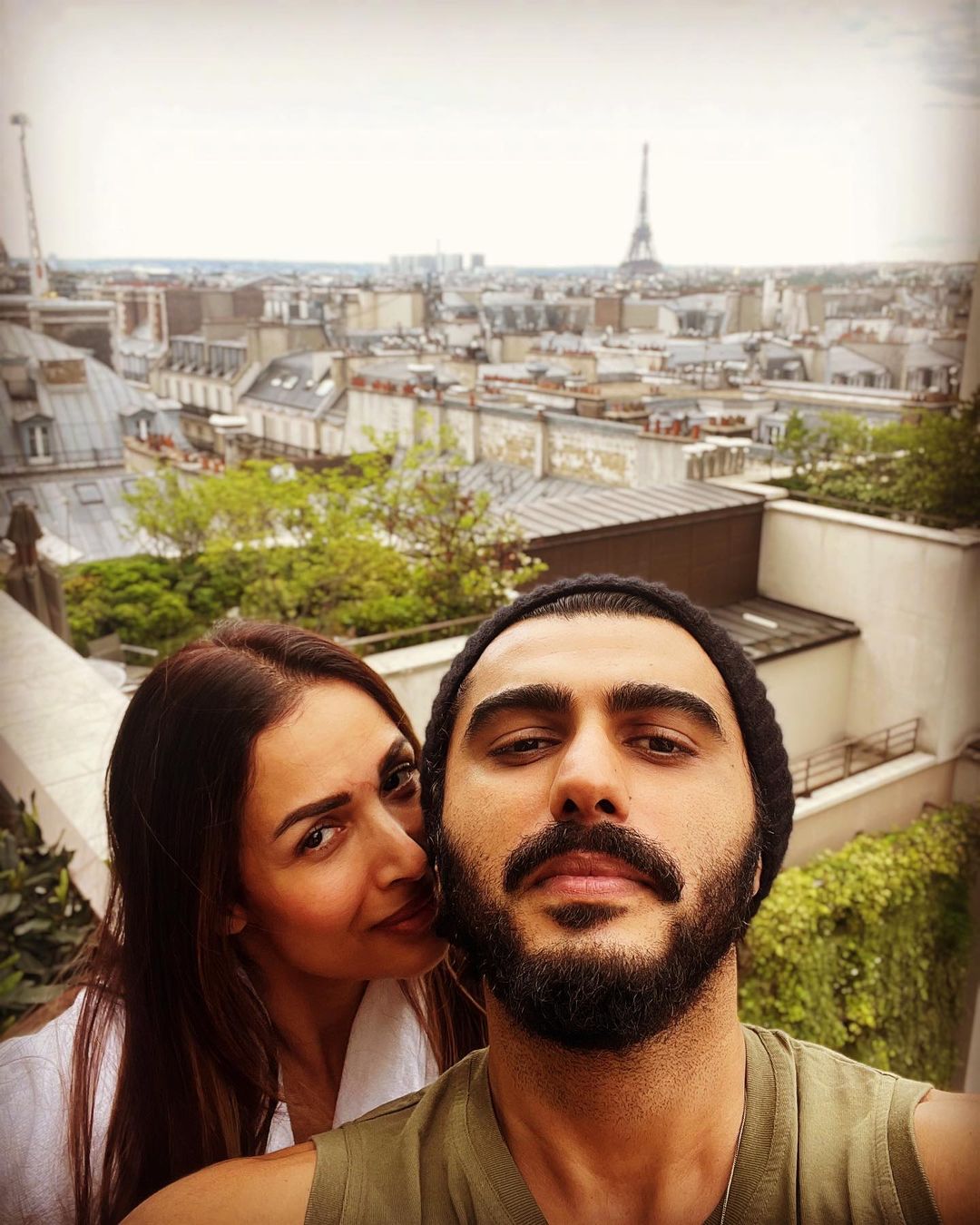 Malaika Arora Arjun Kapoor paris tour romantic photos