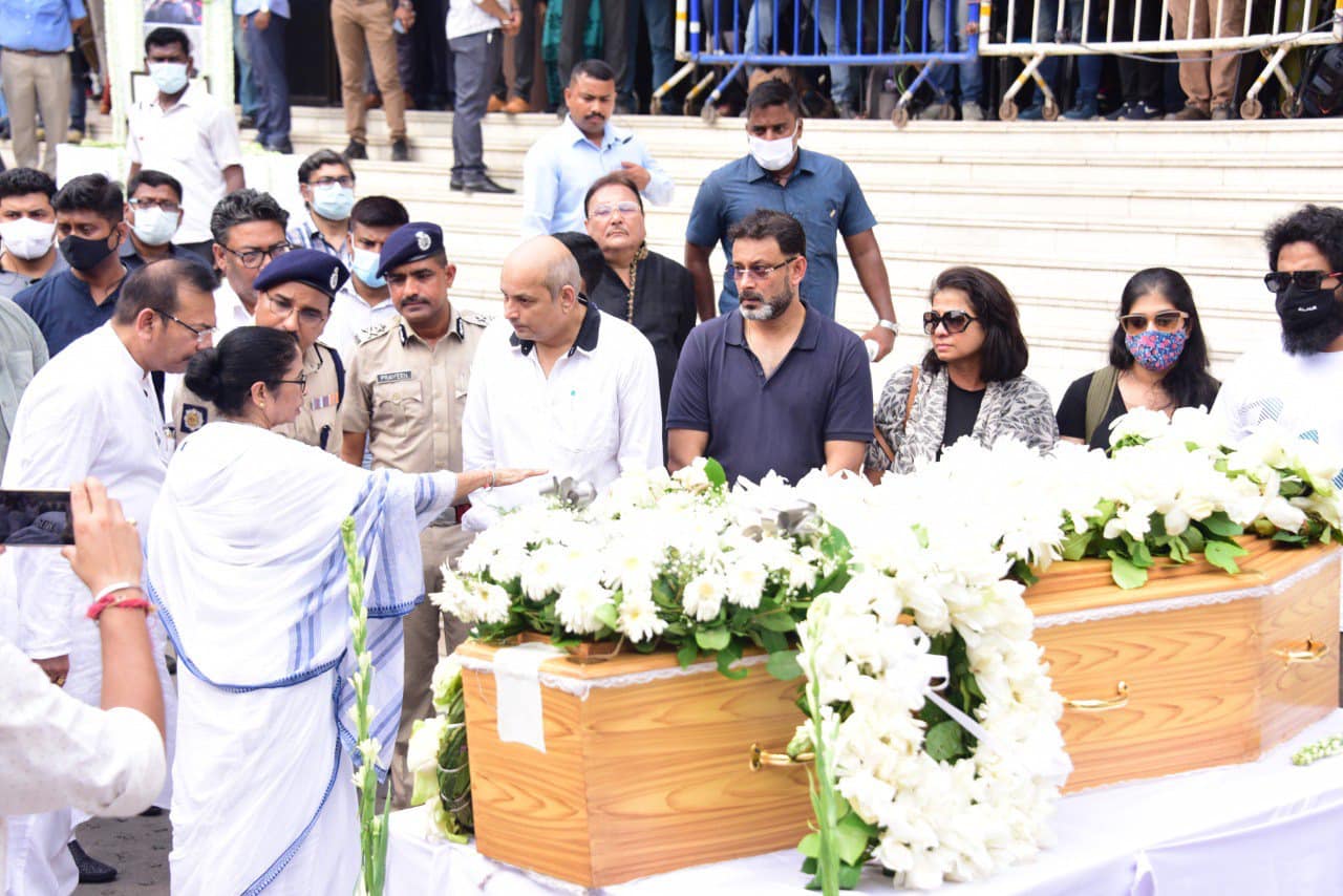 KK funeral Son looks distraught wife breaks down Mamata Banerjee pays last respects as they bid farewell to the singer
