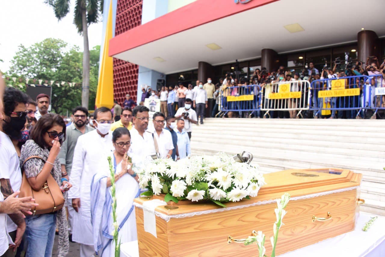 KK funeral Son looks distraught wife breaks down Mamata Banerjee pays last respects as they bid farewell to the singer