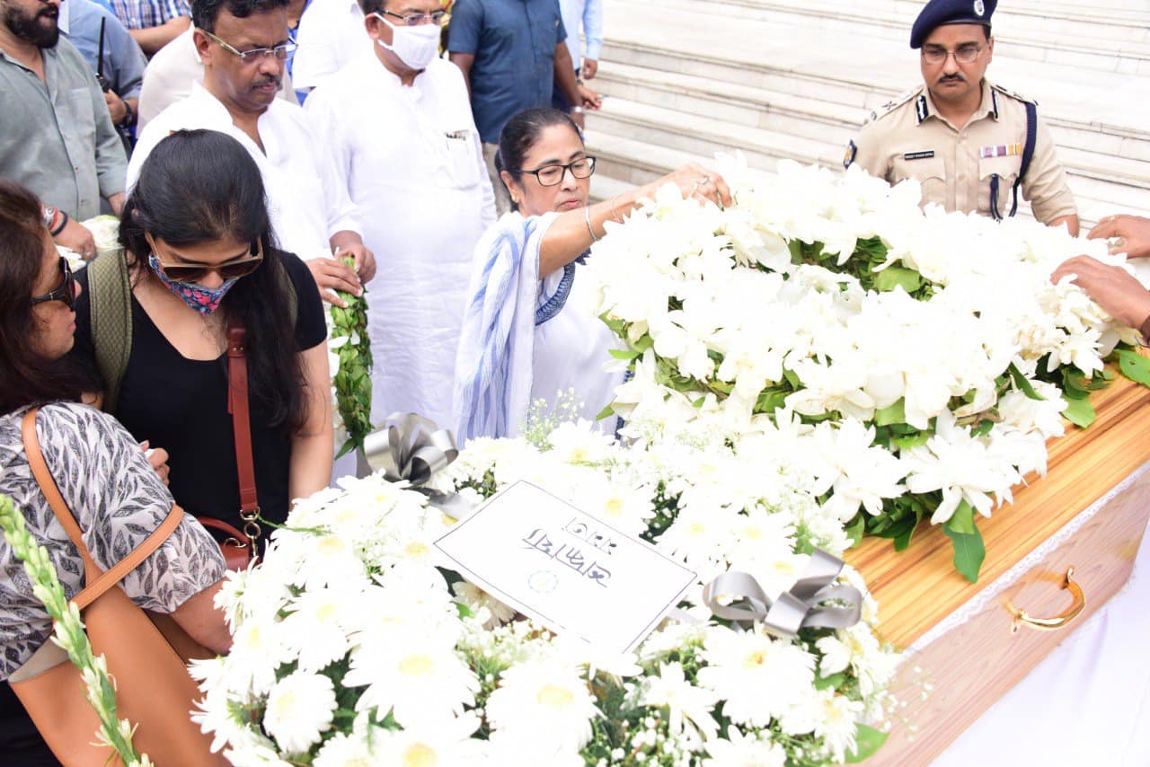 KK funeral Son looks distraught wife breaks down Mamata Banerjee pays last respects as they bid farewell to the singer