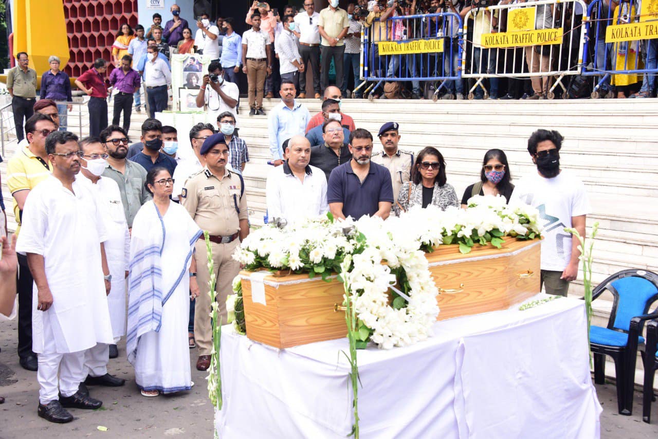 KK funeral Son looks distraught wife breaks down Mamata Banerjee pays last respects as they bid farewell to the singer