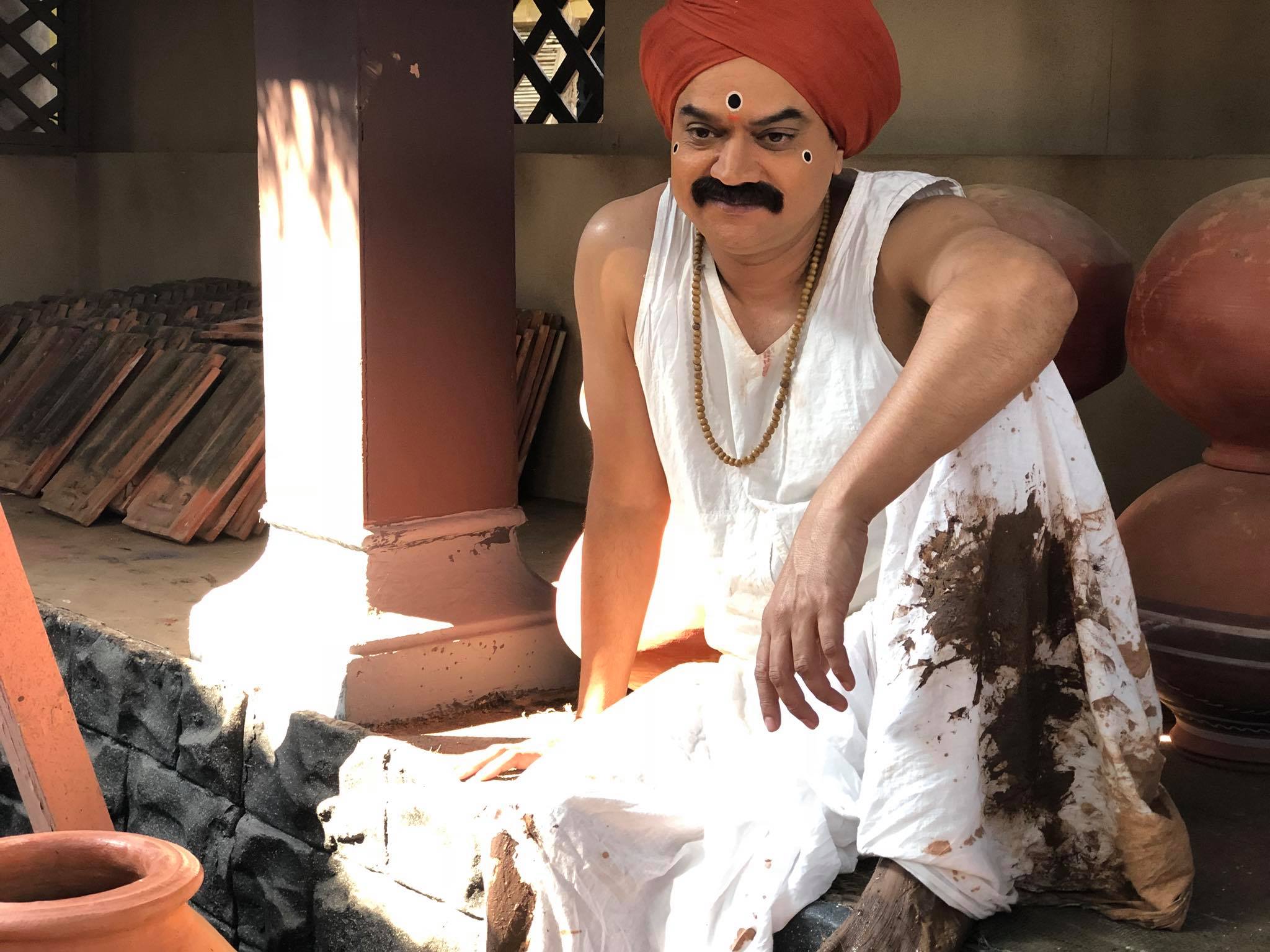 Mangesh Desai Birthday Special Dhramveer movie journalist is sanjay raut in real
